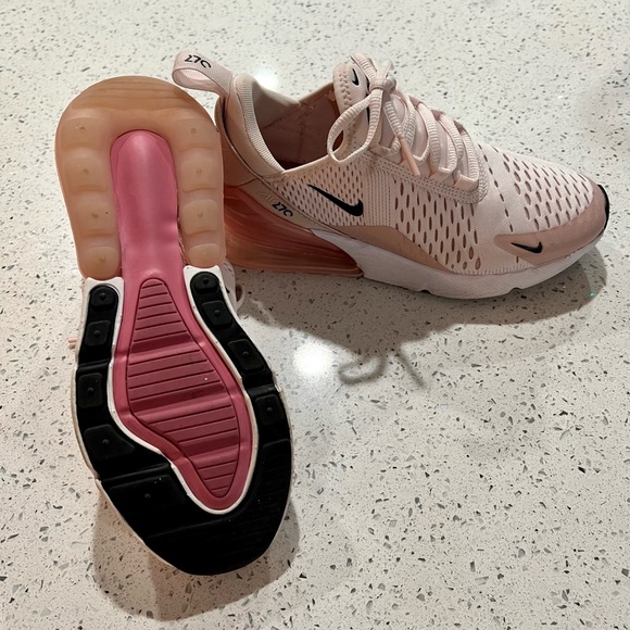 nike air max 270 womens black and pink